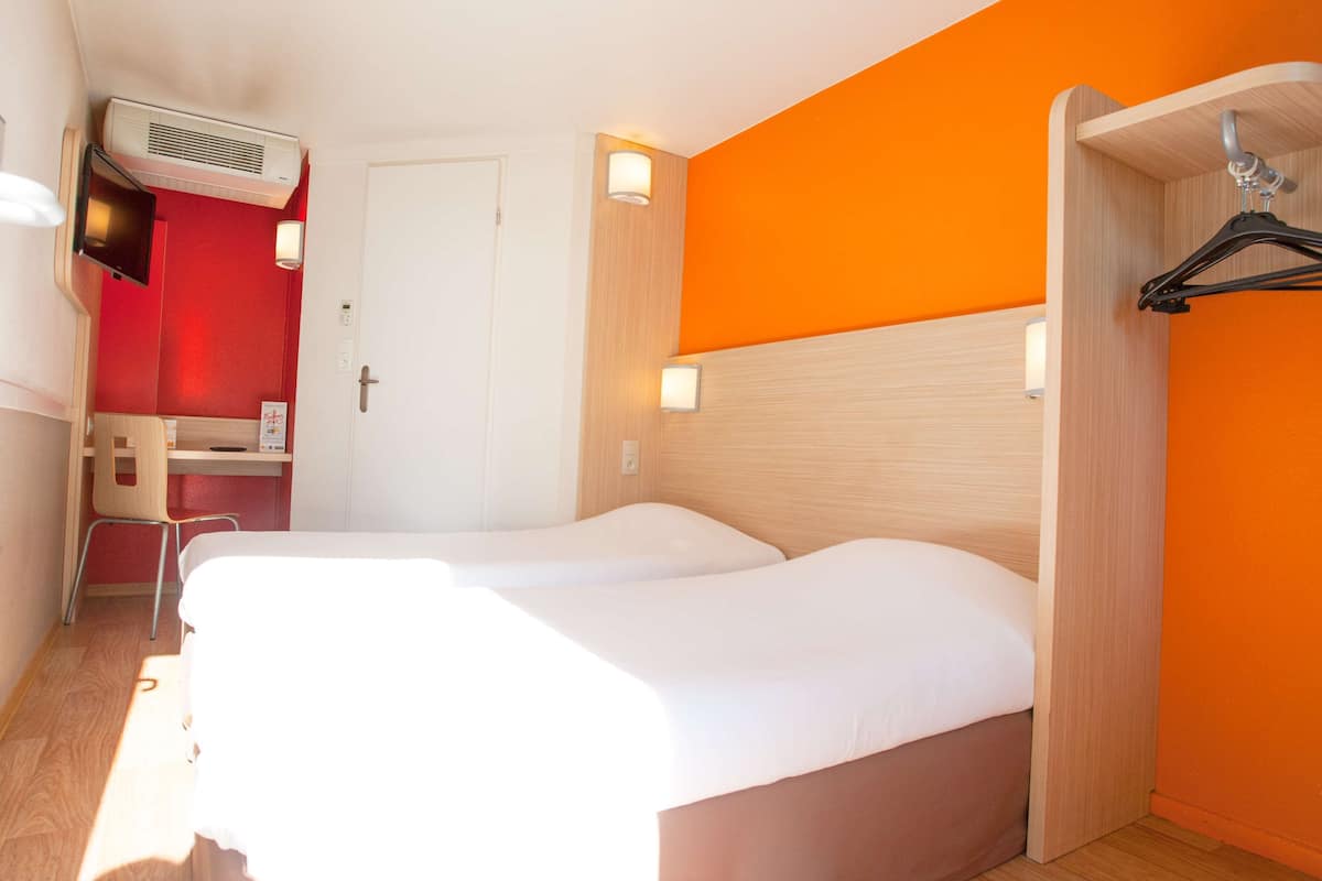 Chambre Standard, 2 lits une place
