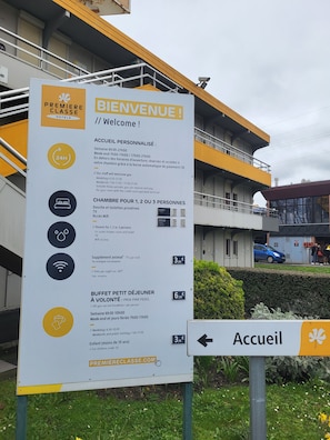 每日供应自助式早餐(每人 EUR 6.20)