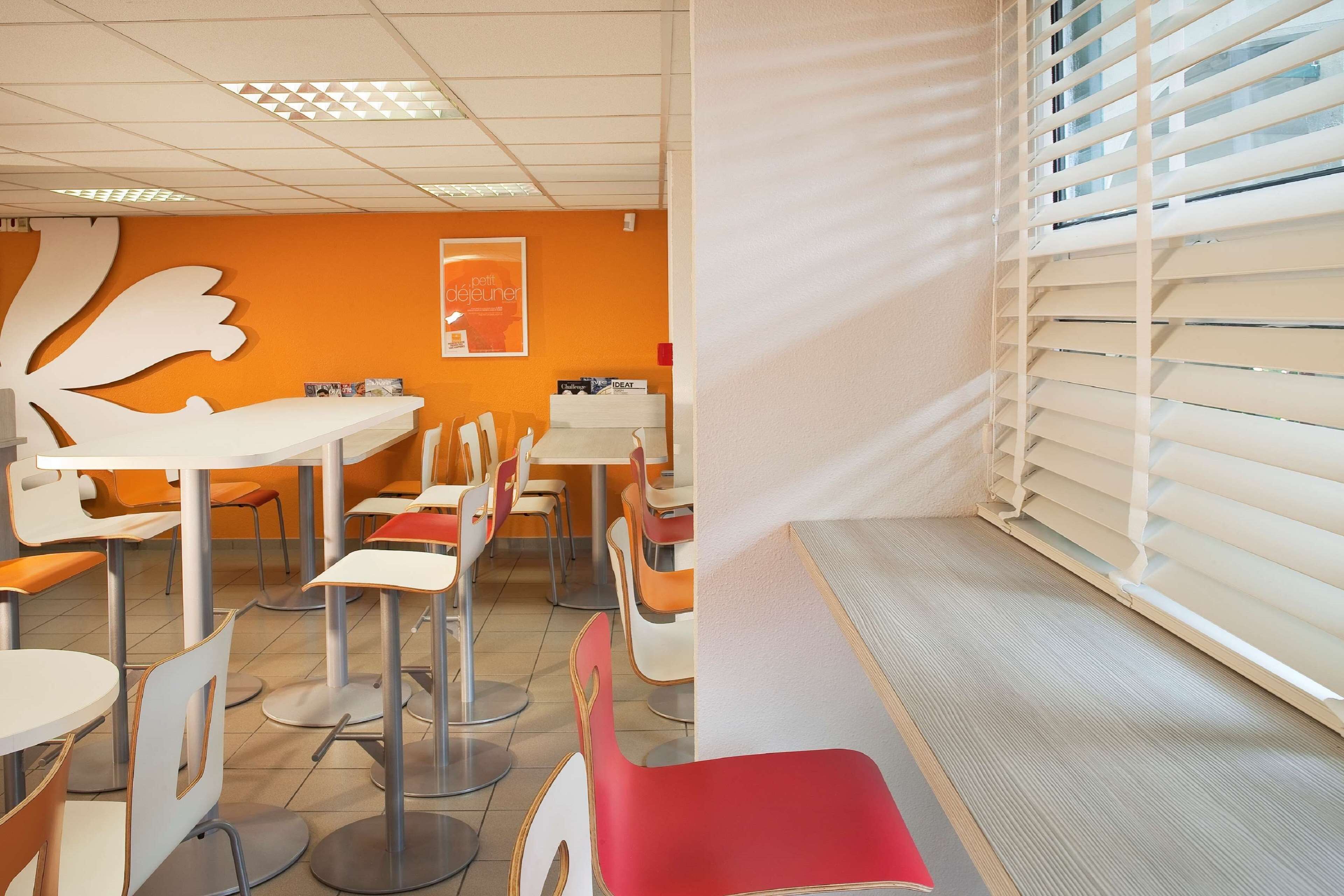 Photo - Premiere Classe Valenciennes Ouest Petite Foret