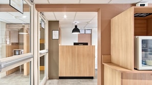 Lobby - Première Classe Valenciennes Ouest - Petite Forêt (Petite-Foret)