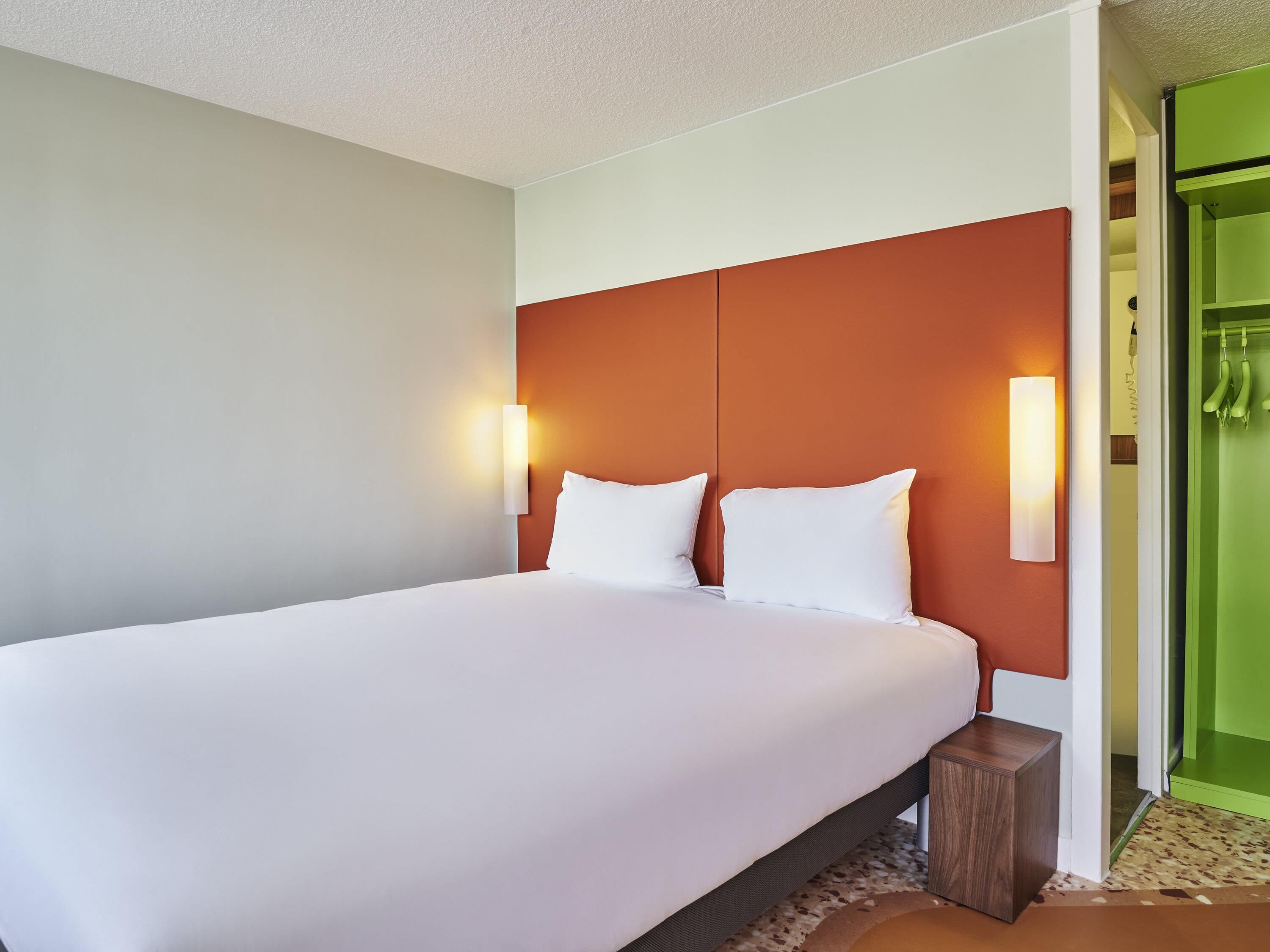 Room, 1 Double Bed (Pop) | Desk, soundproofing, iron/ironing board, free WiFi