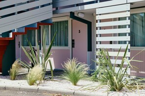 Front of property - greet Hotel Versailles - Voisins Le Bretonneux (Voisins-le-Bretonneux)