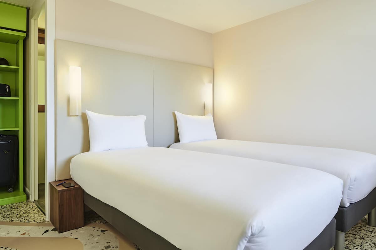 Chambre, 2 lits une place (Pop)