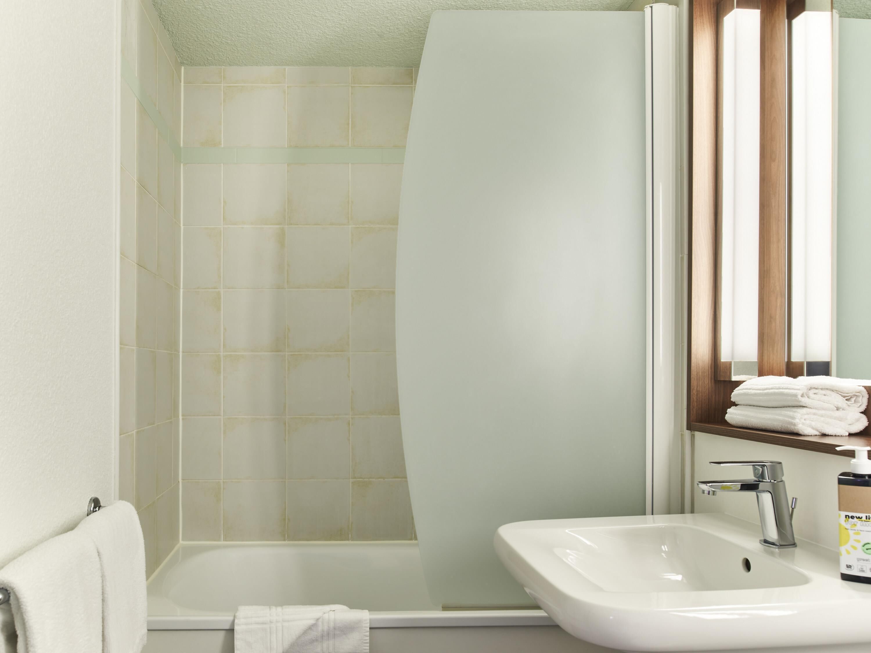 Værelse - 1 dobbeltseng (Pop) | Skrivebord, lydisolering, strygejern/strygebræt, gratis Wi-Fi