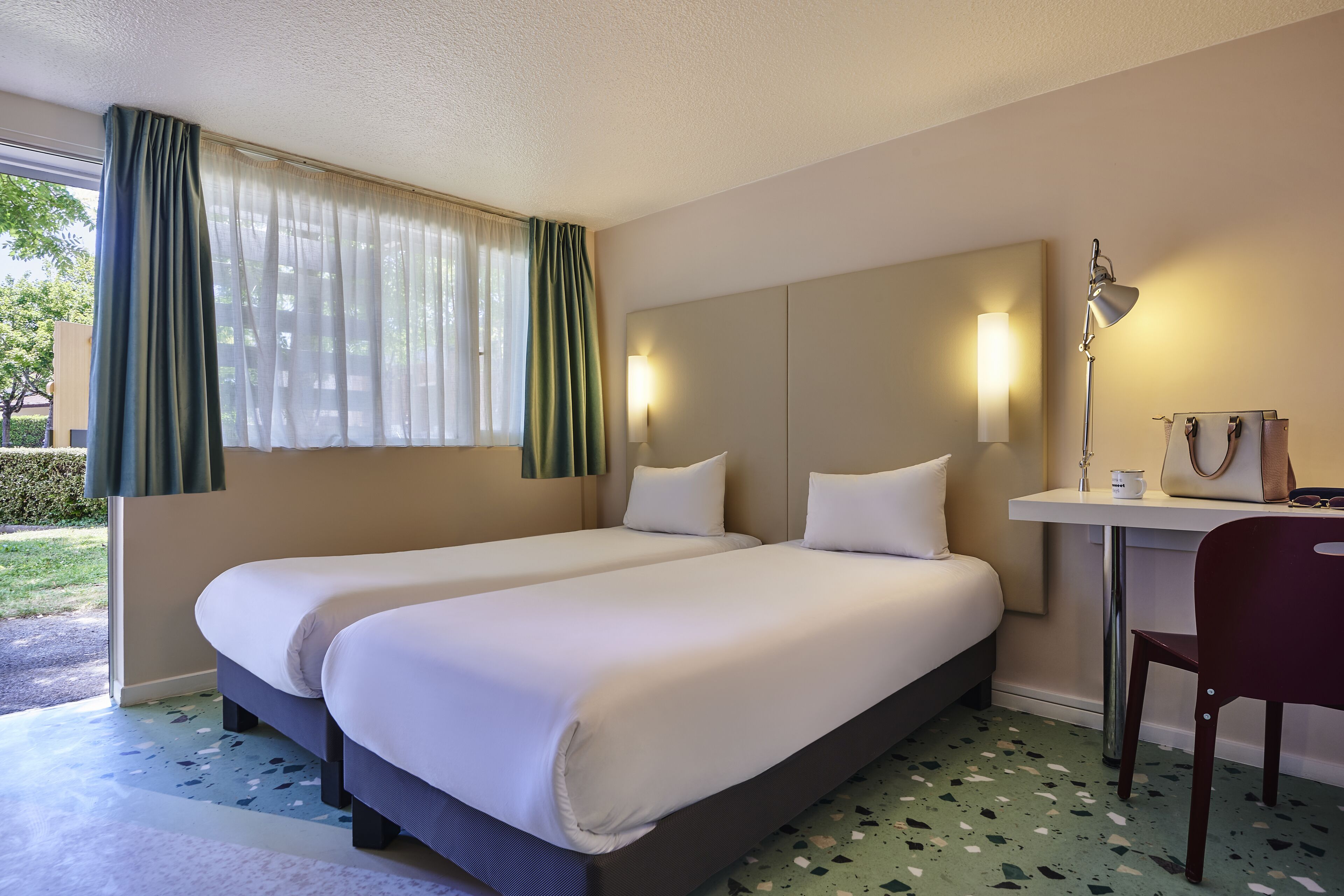 Room, 2 Twin Beds (Pop) | Desk, soundproofing, iron/ironing board, free WiFi