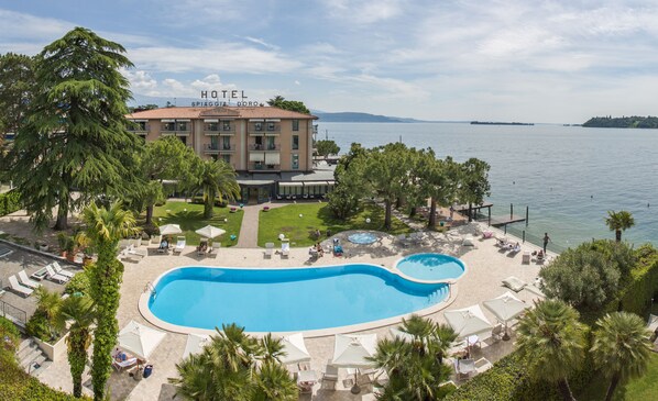 Aerial view - Hotel Spiaggia d'Oro - Charme & Boutique by Double Hospitality (Salò)