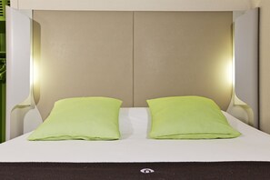 Standard Room, 1 Double Bed | Premium bedding, desk, free WiFi, bed sheets - Campanile Chanas (Chanas)