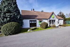 Terrace/patio - Campanile Chanas (Chanas)