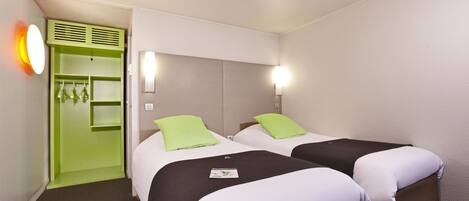 Camera Standard, 2 letti singoli | Biancheria da letto di alta qualità, una scrivania, Wi-Fi gratuito