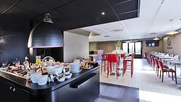 Morgenmadsbuffet hver dag (13.9 EUR pr. person)