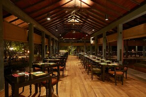 Petit déjeuner buffet (20 LKR par personne)