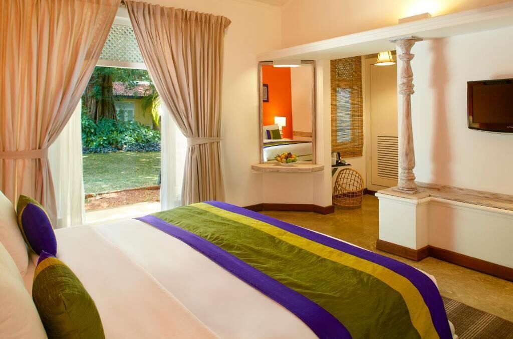 Egyptian cotton sheets, premium bedding, minibar, in-room safe