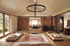 Deep soaking bathtub - Kirimaya Golf Resort & Spa (Pak Chong)