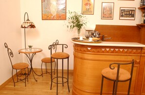 Bar (on property) - Il Gattopardo Relais (Rome)