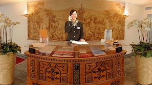 Reception - Quadratscha Hotel (Samedan)