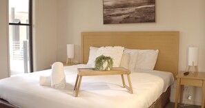 King Bedroom Apartment | 1 bedroom, iron/ironing board, free WiFi, bed sheets