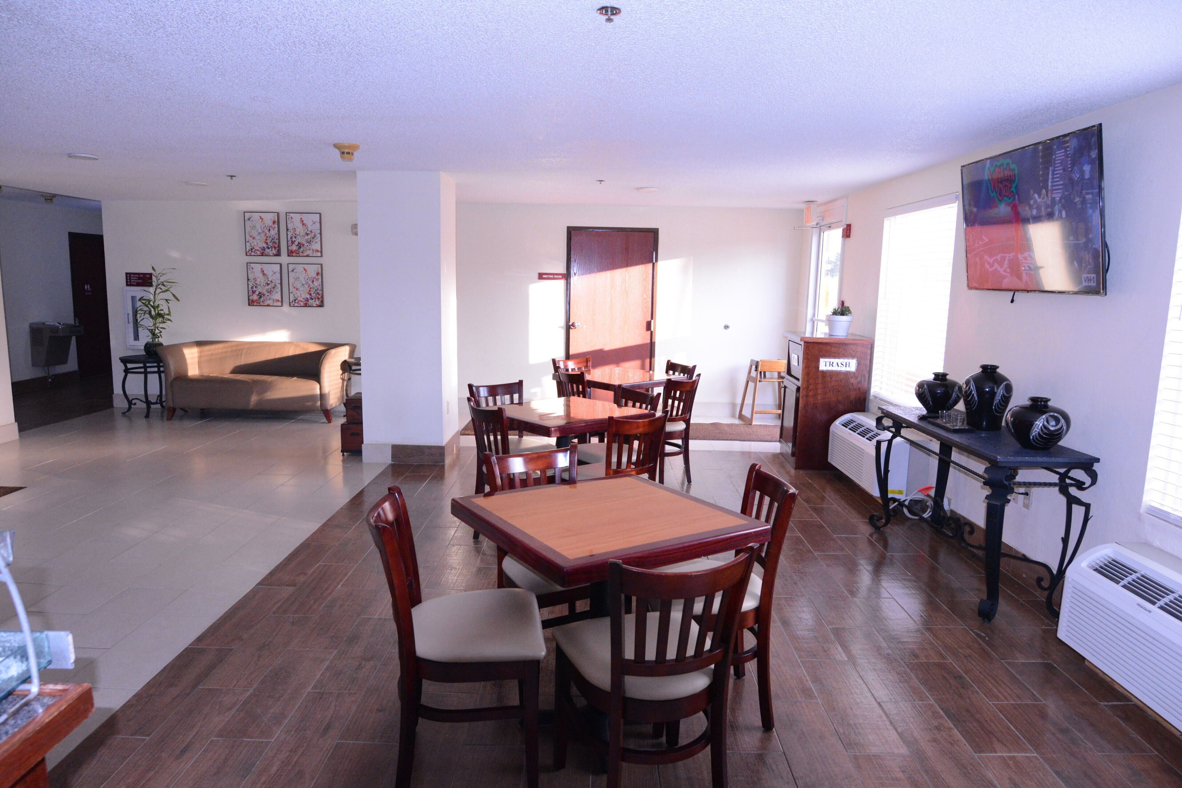 free daily continental breakfast