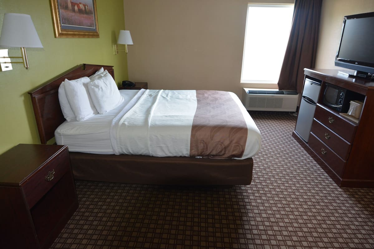 Blackout drapes, iron/ironing board, free WiFi, bed sheets