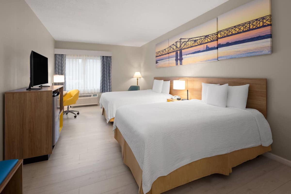 Escrivaninha, ferros/tábuas de passar roupa, Wi-Fi de cortesia