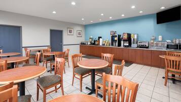 Free daily continental breakfast