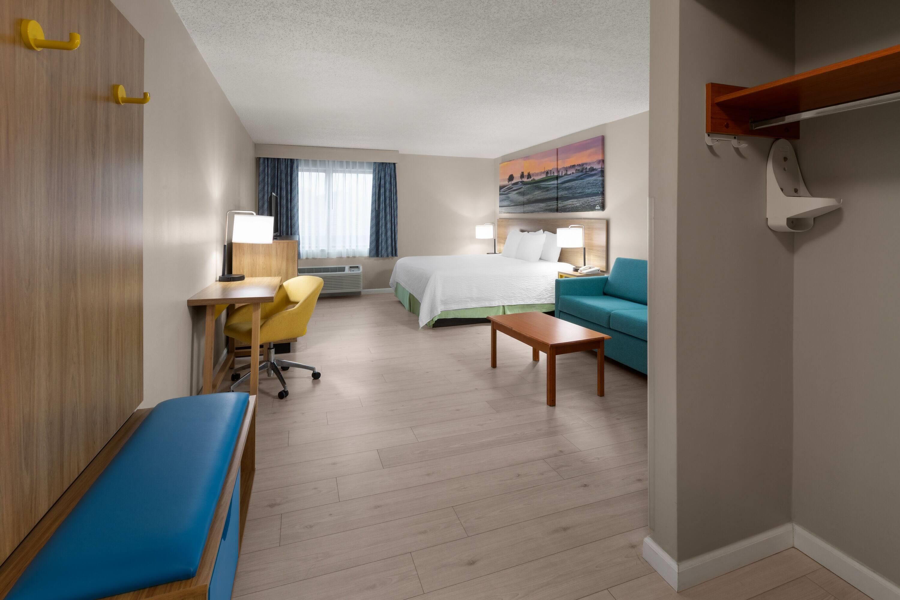 Escrivaninha, ferros/tábuas de passar roupa, Wi-Fi de cortesia