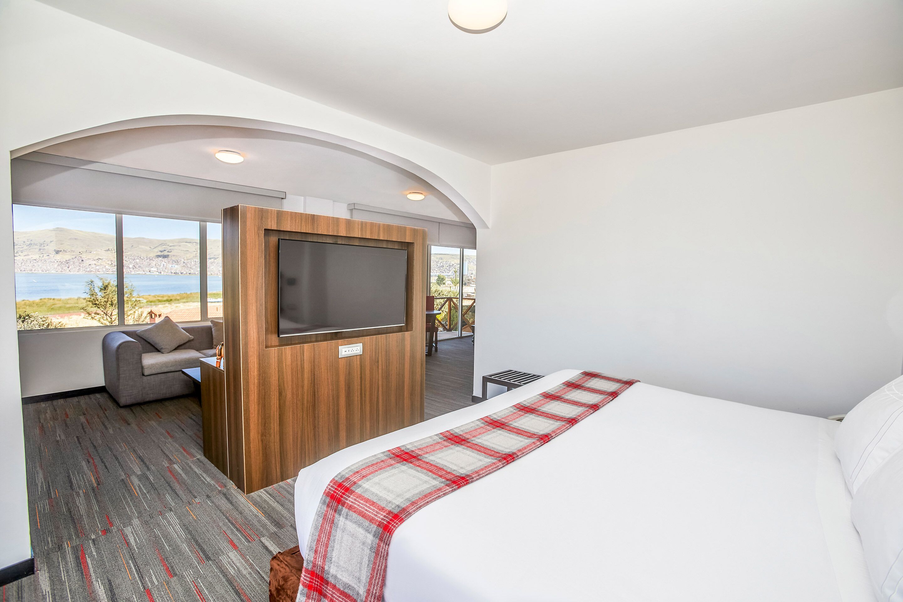 Suite, 1 King Bed, Lake View | Minibar, in-room safe, desk, soundproofing