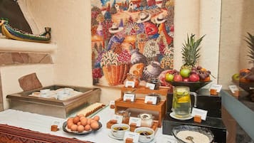 Free daily buffet breakfast