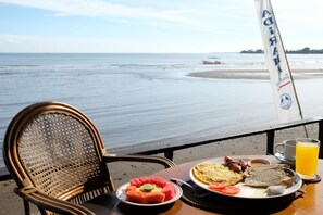 Desayuno continental todos los días (con cargo)