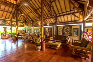 Sala de estar en el lobby