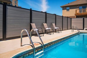 Outdoor pool, sun loungers