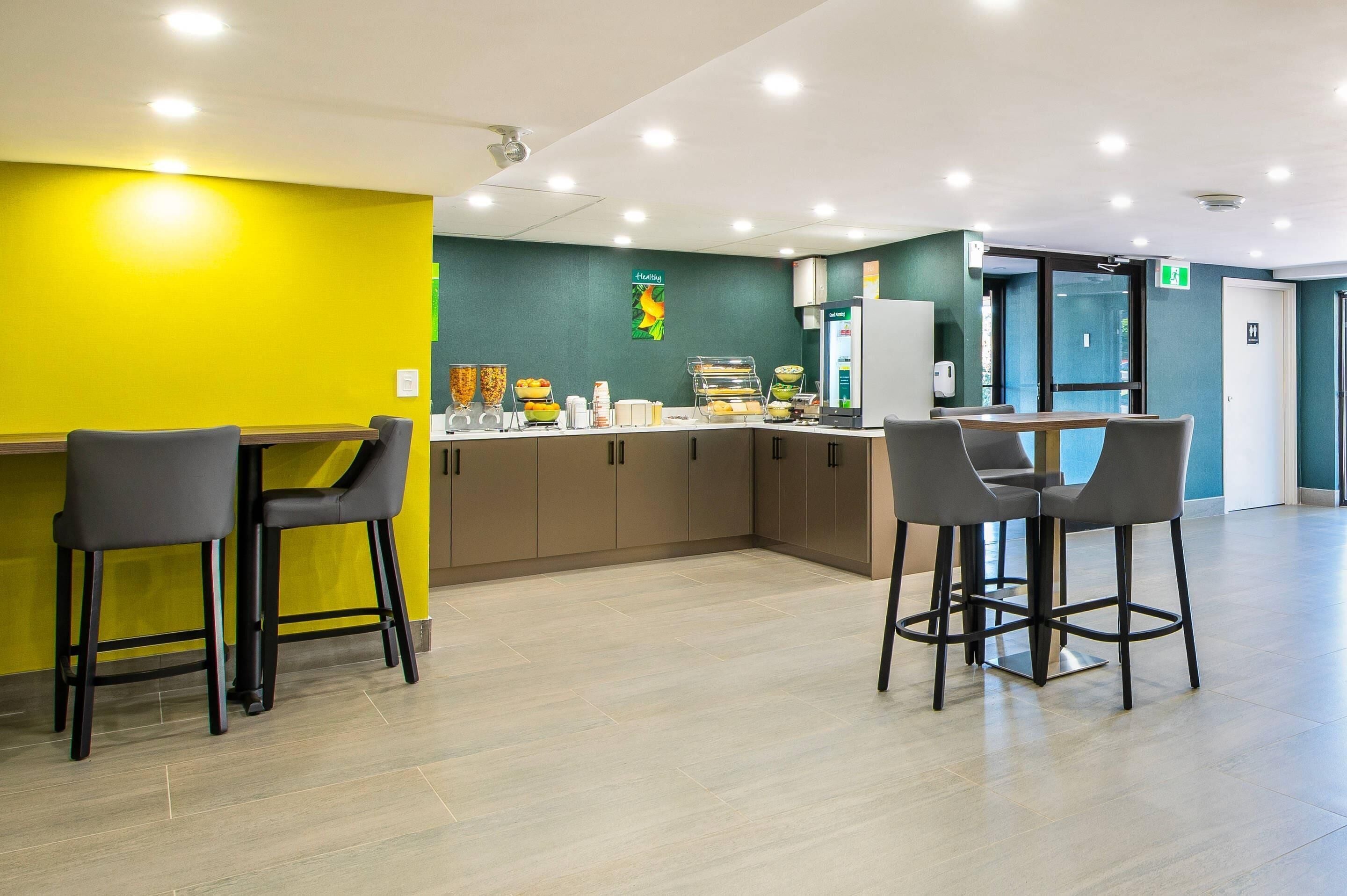 Free daily continental breakfast