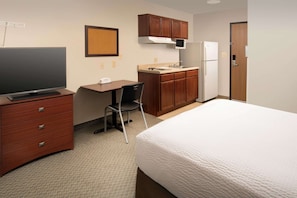 Desk, iron/ironing board, free WiFi, bed sheets