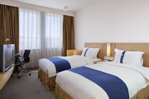 Iron/ironing board, free WiFi, bed sheets - Holiday Inn Express Airport Tianjin by IHG (Tianjin)