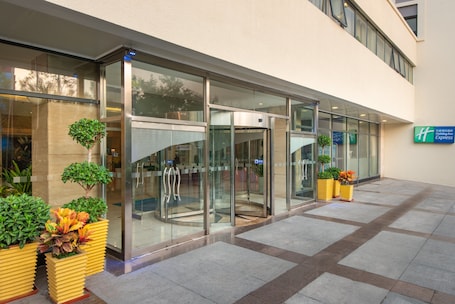 Exterior. Holiday Inn Express Airport Tianjin by IHG