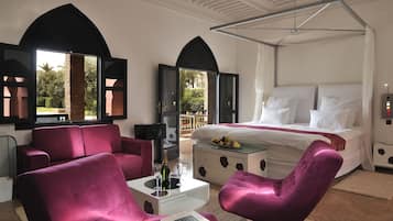 Deluxe Triple Room | 1 bedroom, minibar (free items), in-room safe, soundproofing