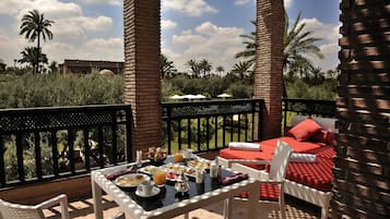 Deluxe Triple Room | Balcony