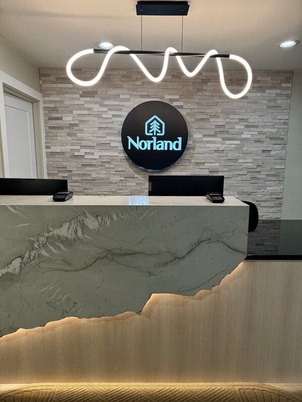 Lobby - Norland Inn and Suites Roseau (Roseau)