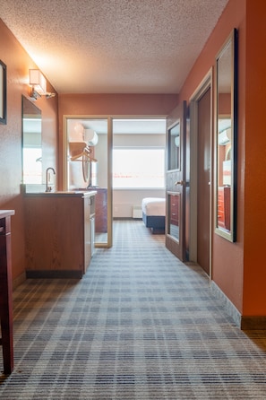 Suite, 1 Queen Bed with Sofa bed