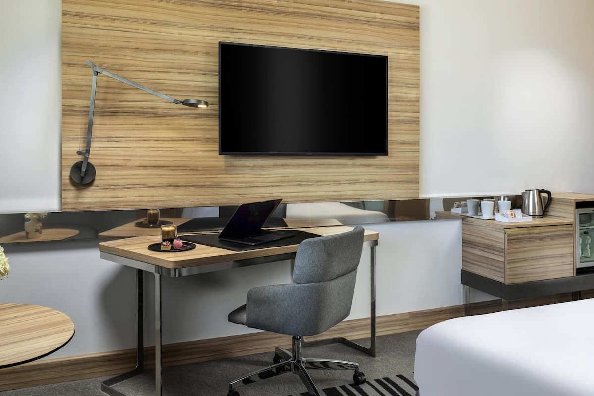 Premium bedding, minibar, in-room safe, desk