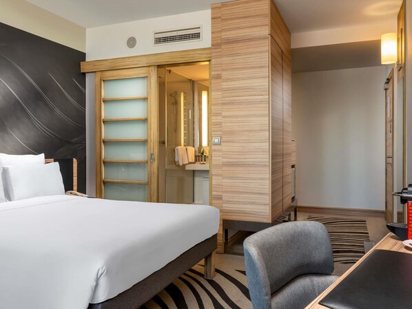 Executive Room, 1 Queen Bed with Sofa bed | Premium bedding, minibar, in-room safe, desk - Novotel Istanbul Zeytinburnu (Istanbul)