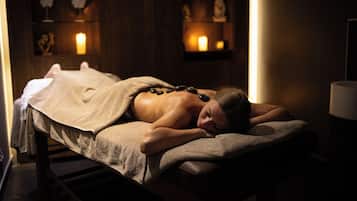 Sauna, baño de vapor, tratamientos corporales y aromaterapia