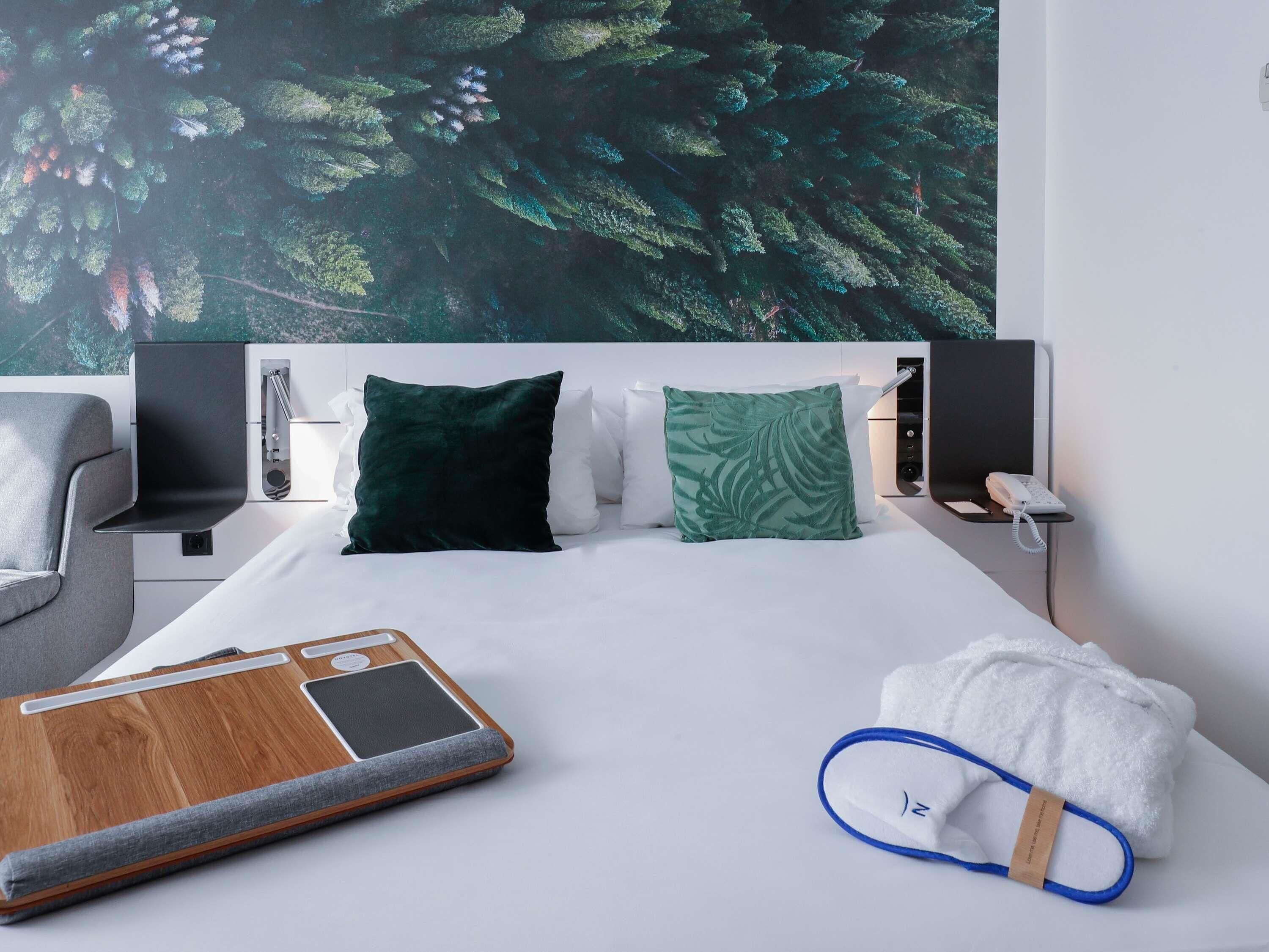 Habitación ejecutiva, 1 cama Queen size y sofá cama | Ropa de cama de alta calidad y minibar 