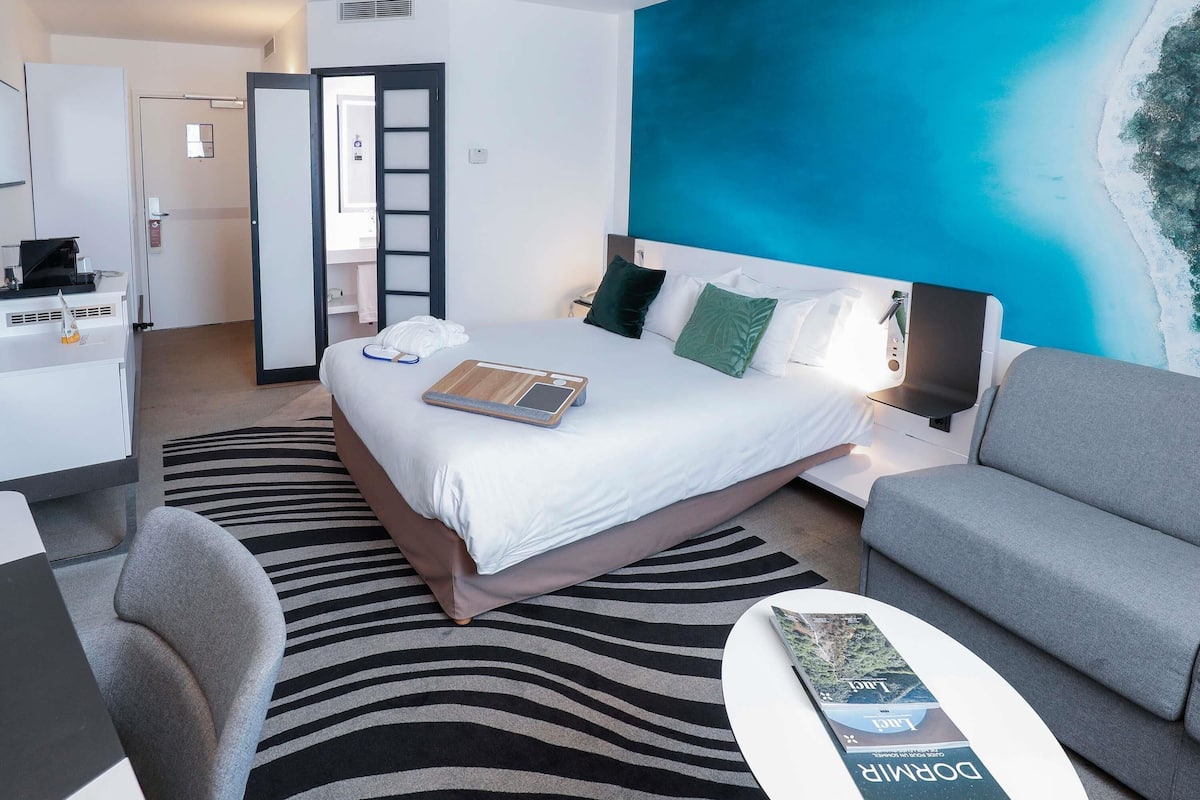 Executive Room, 1 Queen Bed with Sofa bed