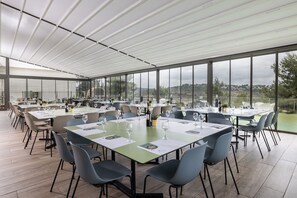 Breakfast and dinner served - C-Hotel Neve Illan (Mateh Yehuda)