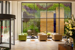 Sala de estar en el lobby