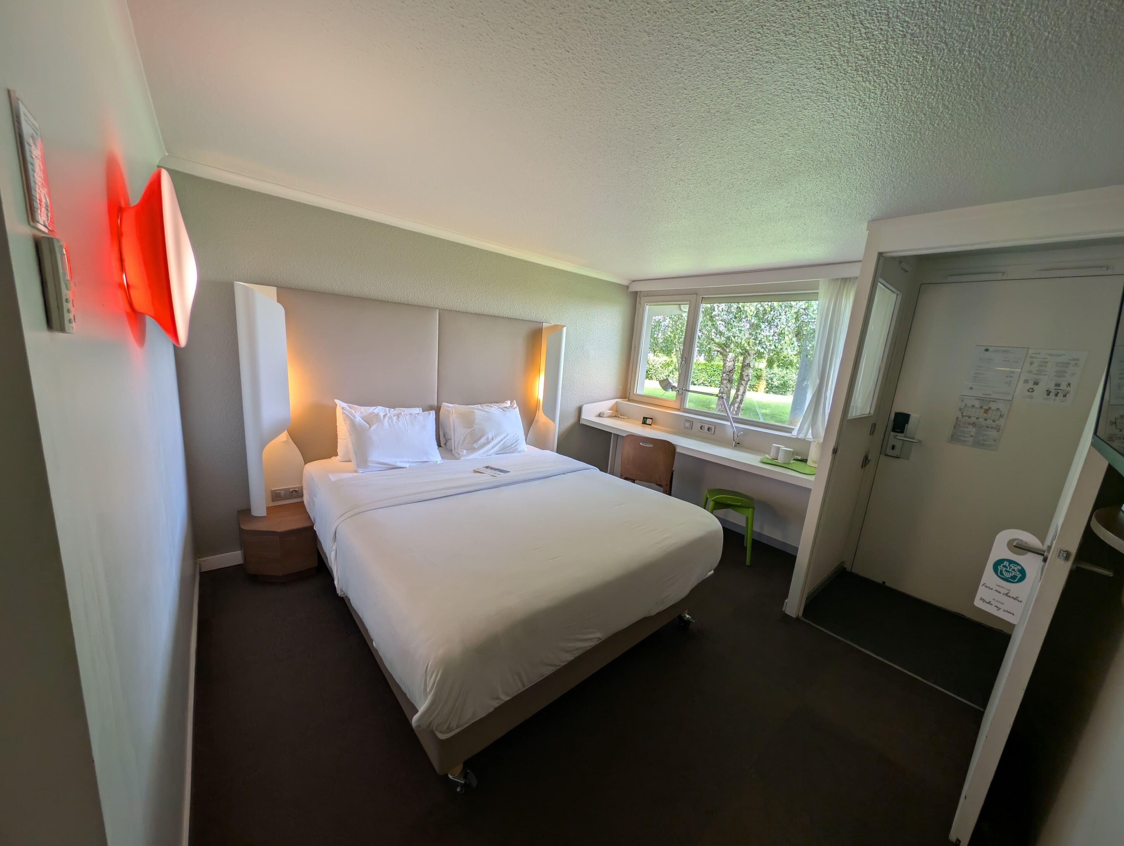 Habitación estándar, 1 cama doble | Ropa de cama de alta calidad y escritorio