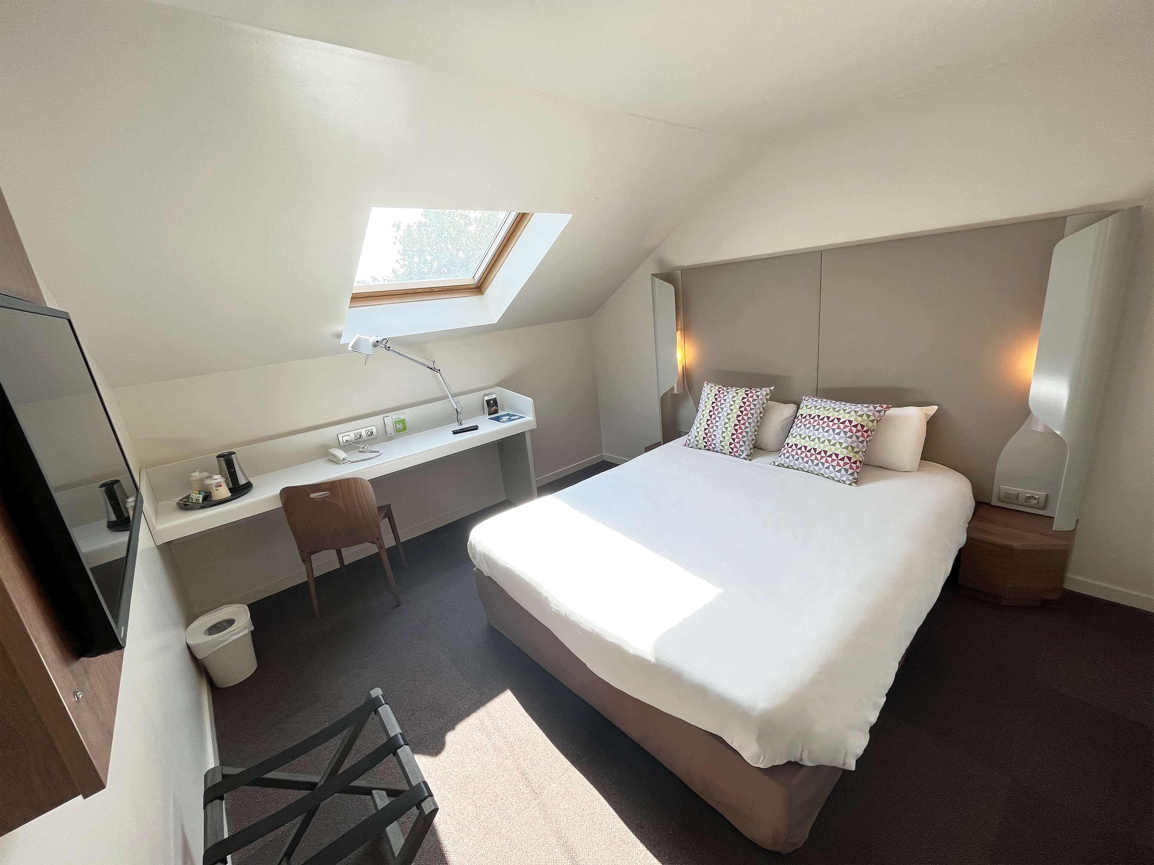 Superior kamer, 1 tweepersoonsbed | Luxe beddengoed, een bureau, een laptopwerkplek