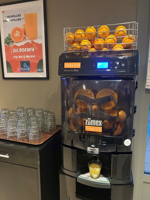 Daily buffet breakfast (EUR 14.90 per person)