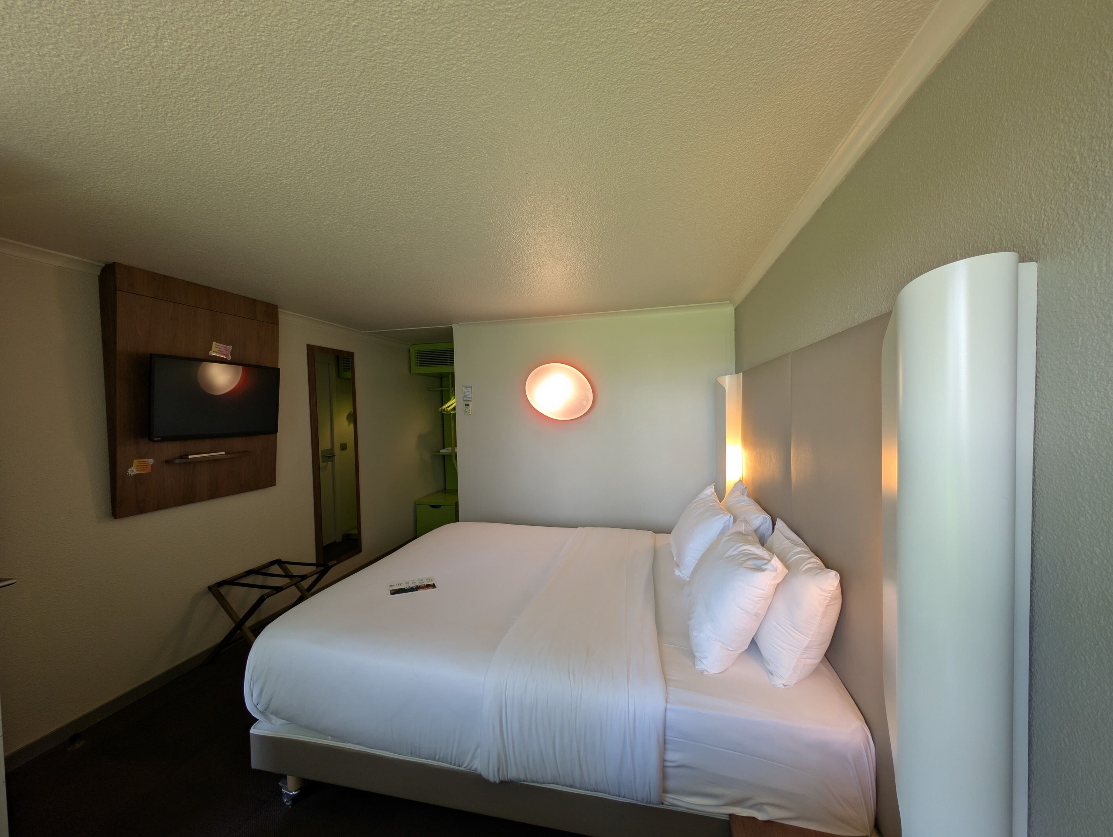 Habitación estándar, 1 cama doble (Junior Bed up to 10 years) | Ropa de cama de alta calidad y escritorio