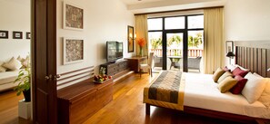 Suite – executive | Minibar, safe på rommet, skrivebord og strykejern/-brett